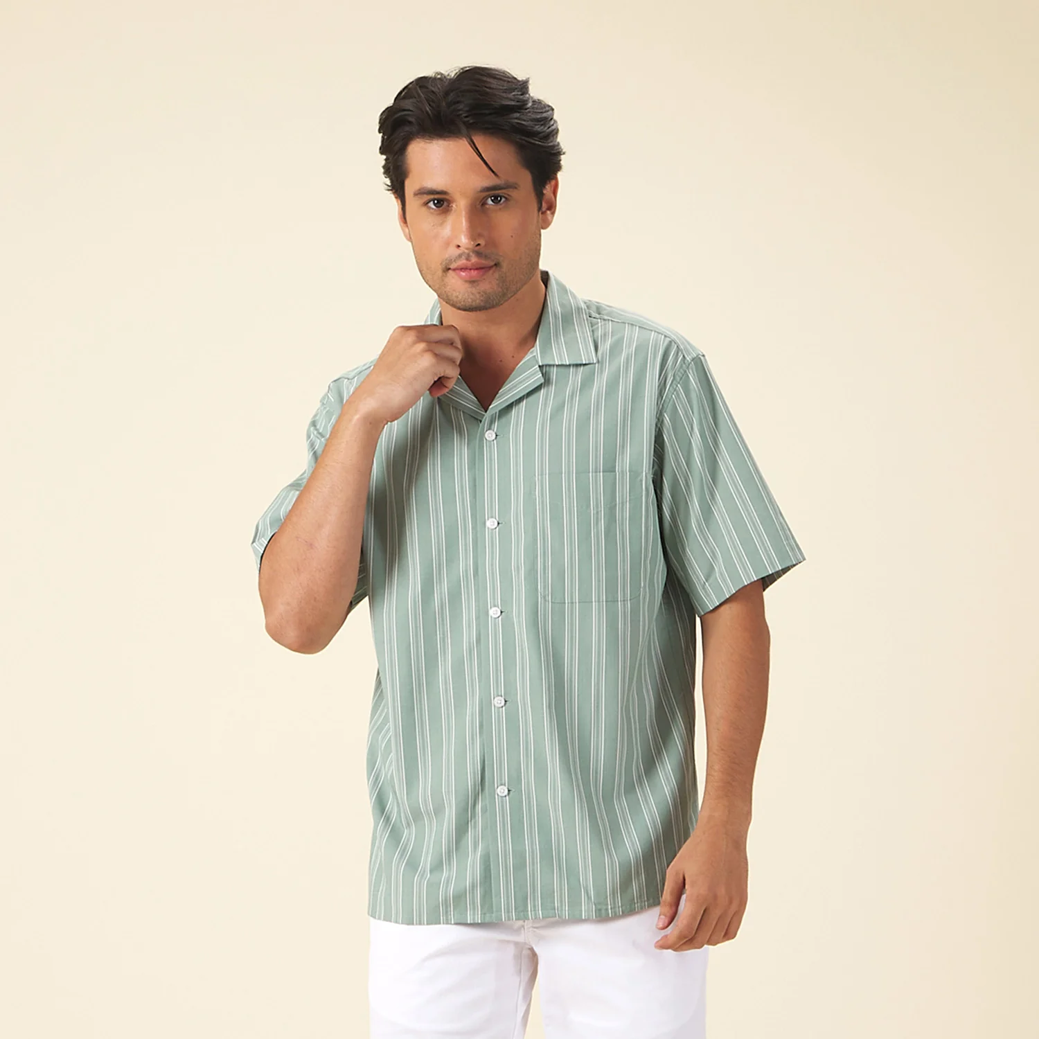 GIORDANO Men's Twill Relax Fit Short Sleeves Shirt (01045234) - Image 6