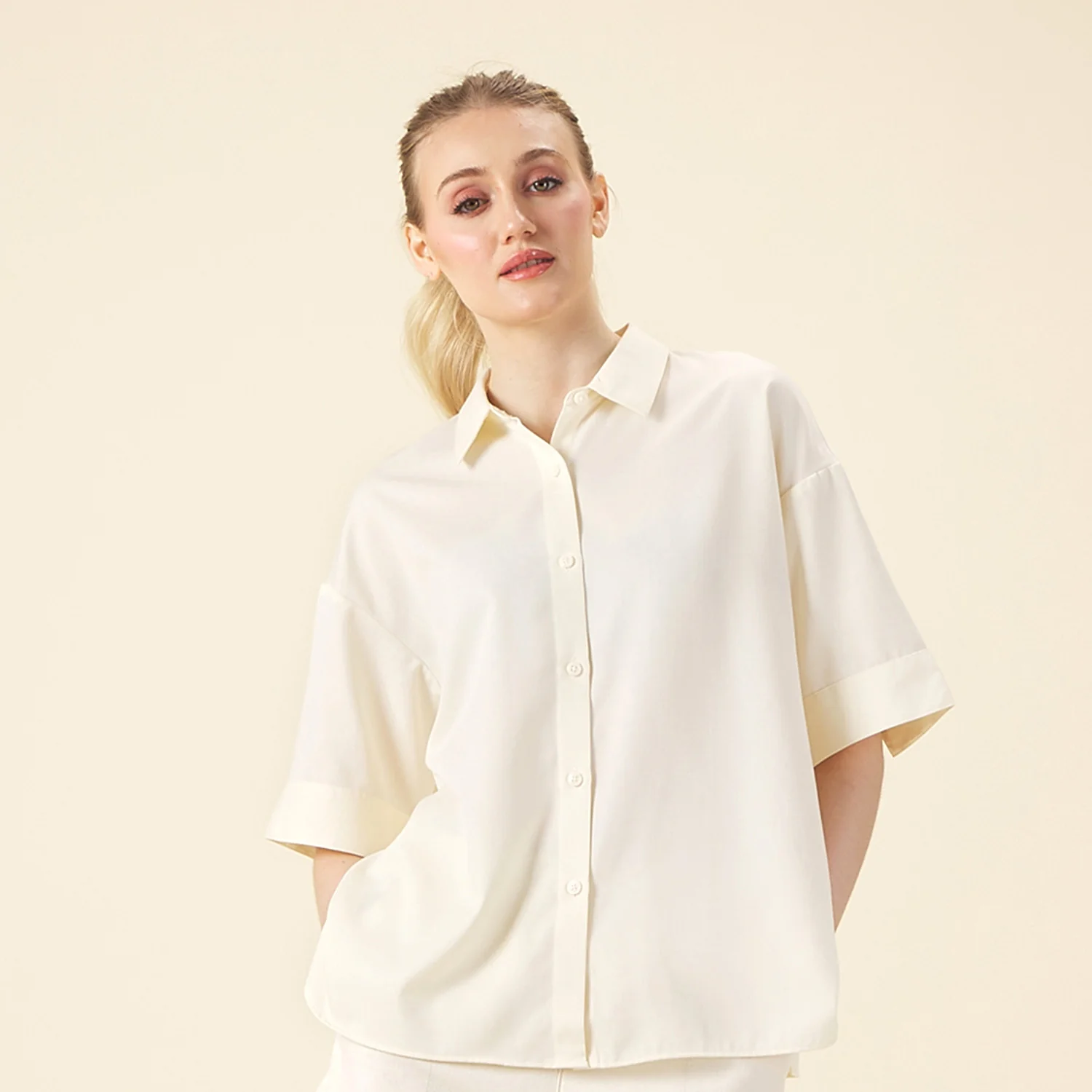 GIORDANO Women's Twill Acute Collar Short Sleeves Loose Fit Shirt (05345204) - Image 5